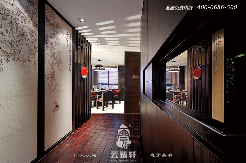 在玄關(guān)過道區(qū)域的現(xiàn)代和中式結(jié)合的裝修效果圖