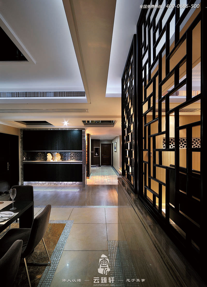 整個(gè)家居空間造型的比例、尺度、材料質(zhì)感與色彩搭配和諧，力求創(chuàng)新