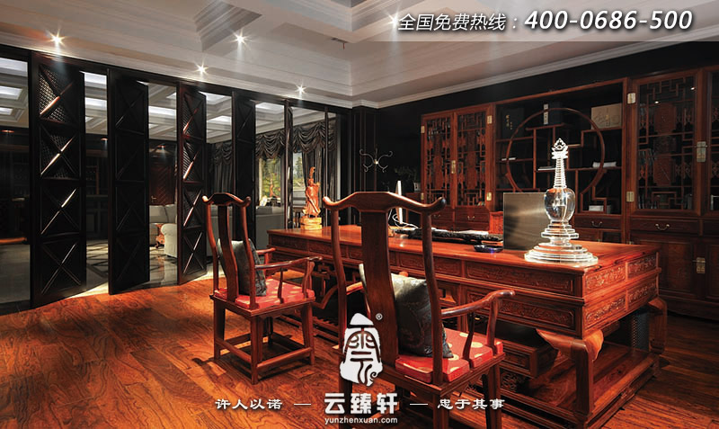 純中式的董事長(zhǎng)辦公室裝修效果圖